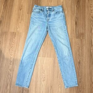 Levi's Wedgie slim light wash jeans size 25